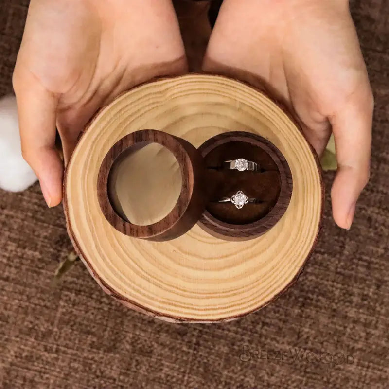 Ring Box displaying 2 rings