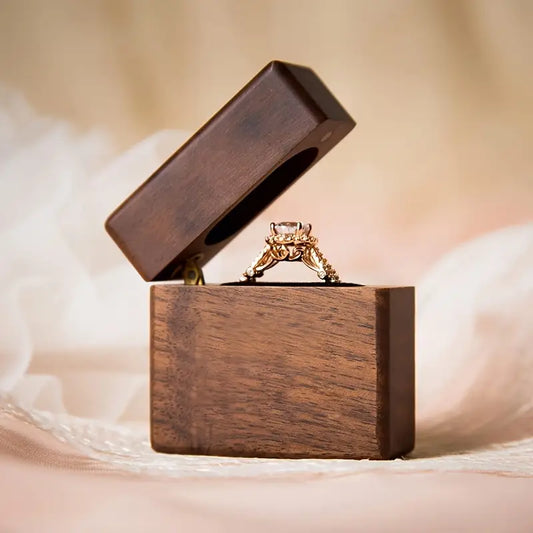 Engagement ring Box (walnut)